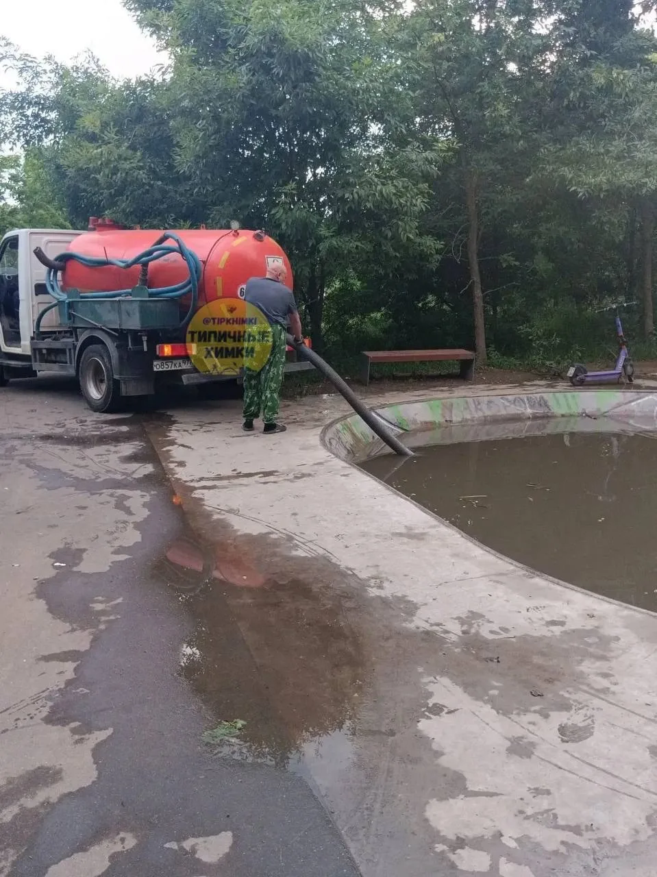 💦 В сквере Рубцовой скейтпарк после дождя ушёл под воду — там был настоящий бассейн.

Сегодня специ