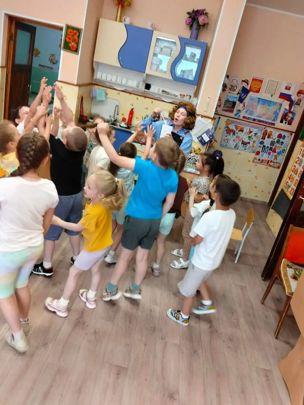 В группе №5 произошло настоящее волшебство! 😊💫 Дети получили незабываемый подарок – визит доброго 