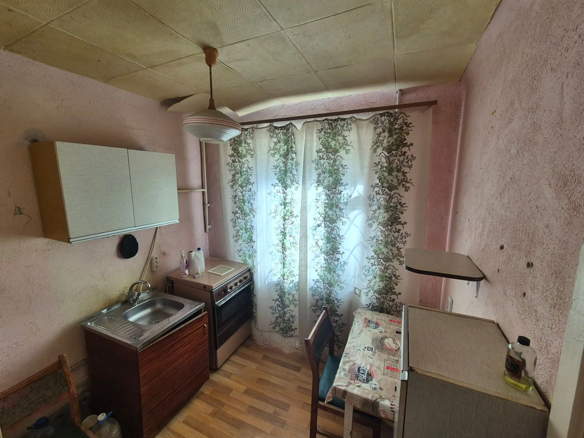 Продам 2х ком.кв-ру, пр.Ленина 170, 1/5, р-он ОШ  54. Высокий цоколь, состояние родное,...