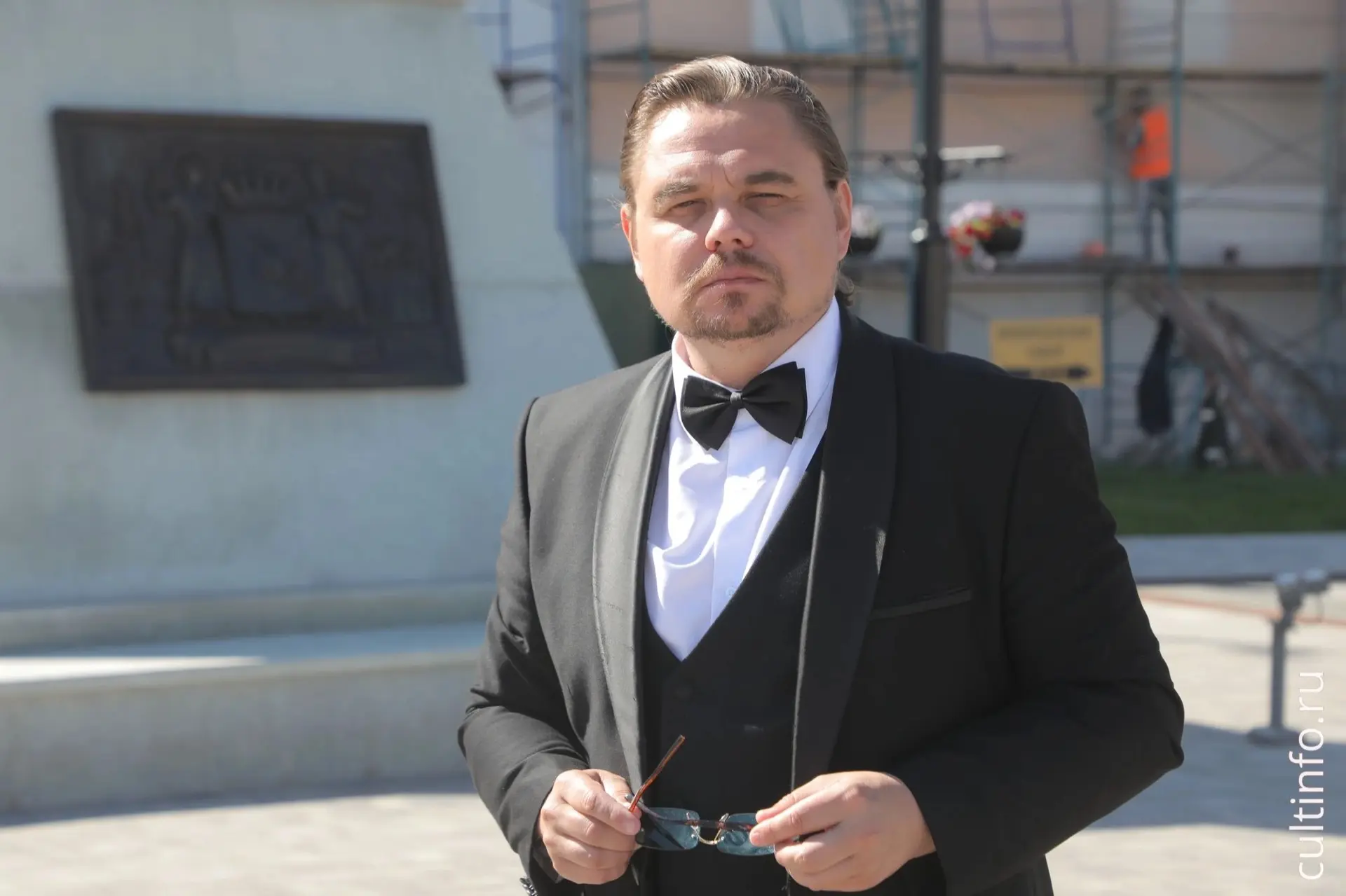 Шанс встретить Леонардо Ди Каприо на Кремлевской площади в Вологде мал, но никогда не р...