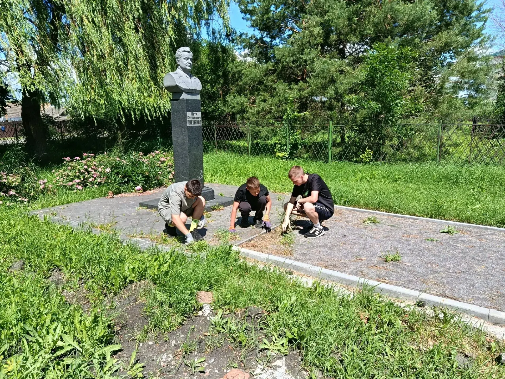 Работа ЛДП "Алые паруса"
Трудовой лагерь 💪 
#МБОУУметскаяагроинженернаяшкола