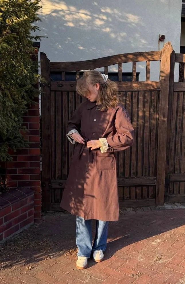 «Здравствуйте! Взяла в шоколадном, размер М. Я ростом 170 см, ношу обычно 42-44, чтобы посвободнее. 