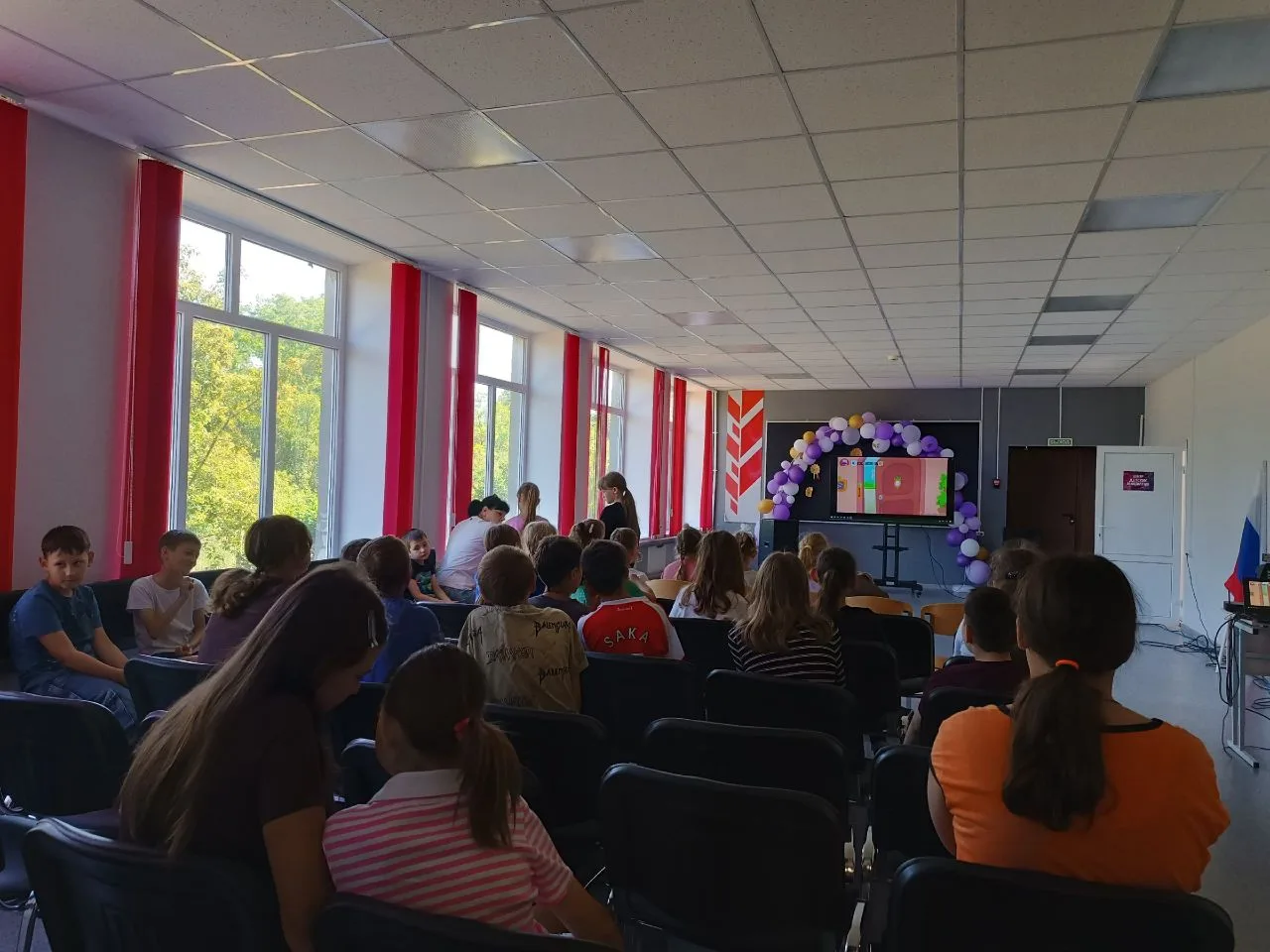 Восьмой день в «Спектре»: сквозь геральдику и мультики ✨

Восьмой день в лагере «Спектр» пролетел не