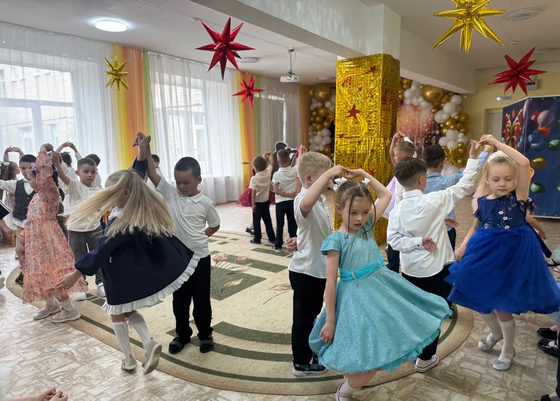 🎶 Сегодня в корпусе №4 с особым трепетом прошел концерт, посвященный нашим дорогим педагогам!  Наши 