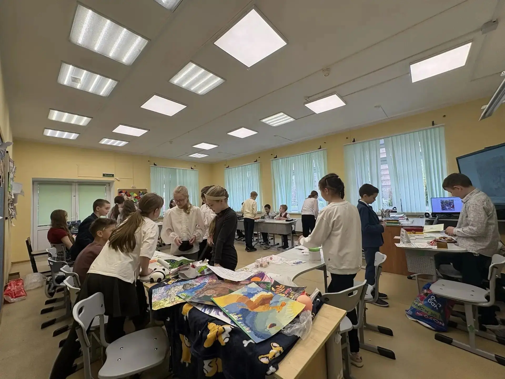 Ярмарка в нашей школе: день, когда мы все стали ремесленниками и купцами 🎪  На минувших выходных в ш