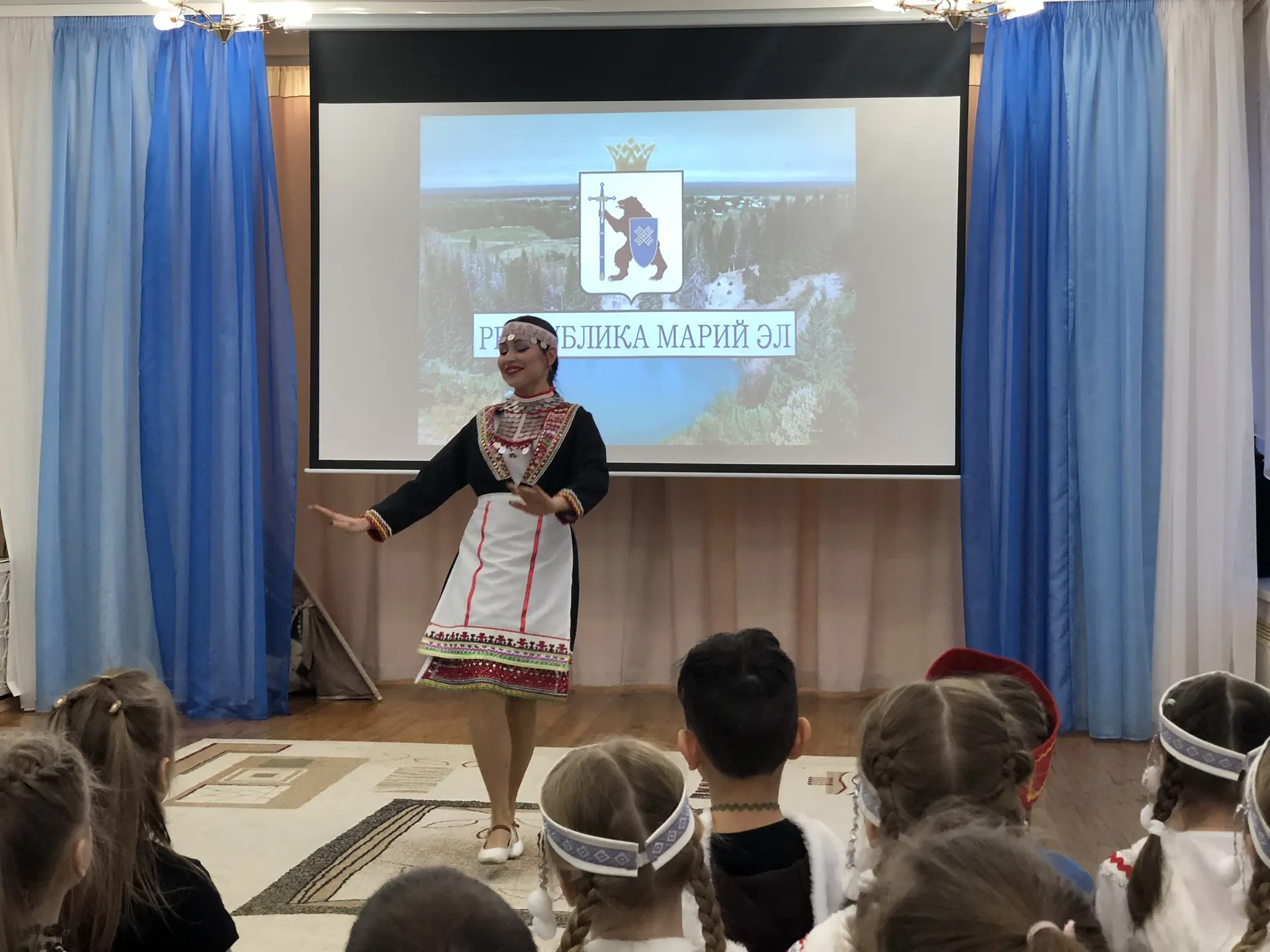 🎊 Фестиваль единства: вместе — сила!  Сегодня состоялся яркий и душевный Фестиваль, давший старт Год