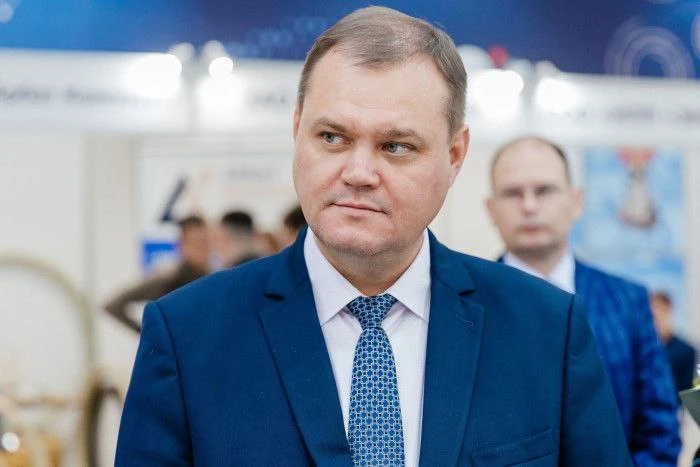 Сегодня поздравления принимают все работники и ветераны химической промышленности Оренбуржья. От все