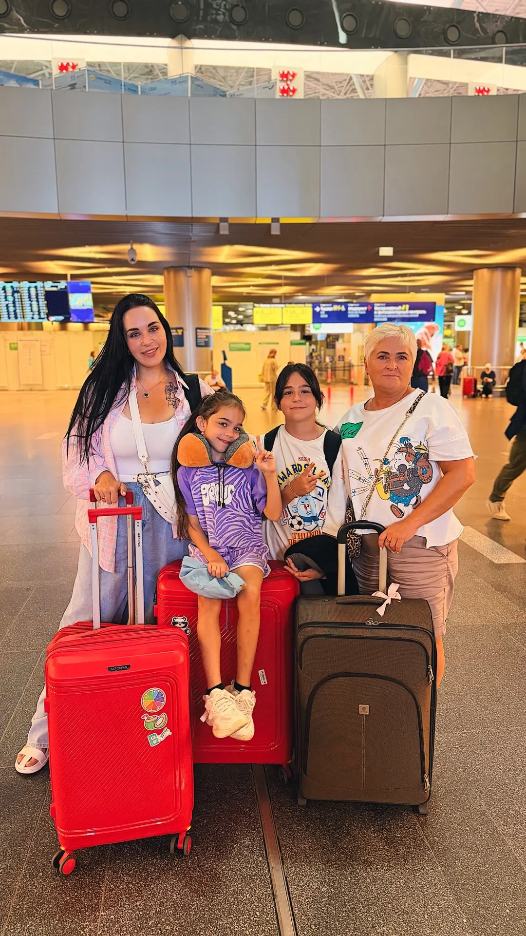Аааааа! Улетаем в отпуск всей семьёй❤️