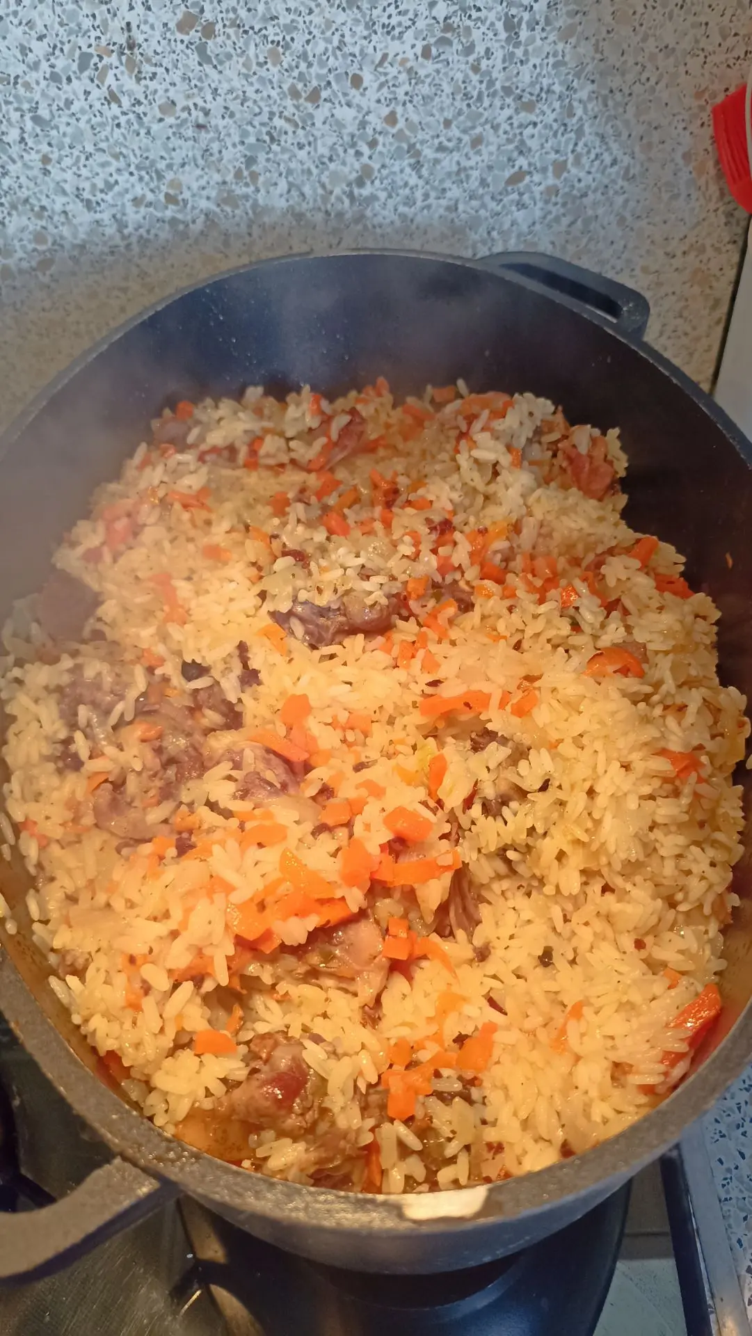 Вечная дежурная по кухне приготовила икру заморскую кабачковую, икряники, плов из уточк...
