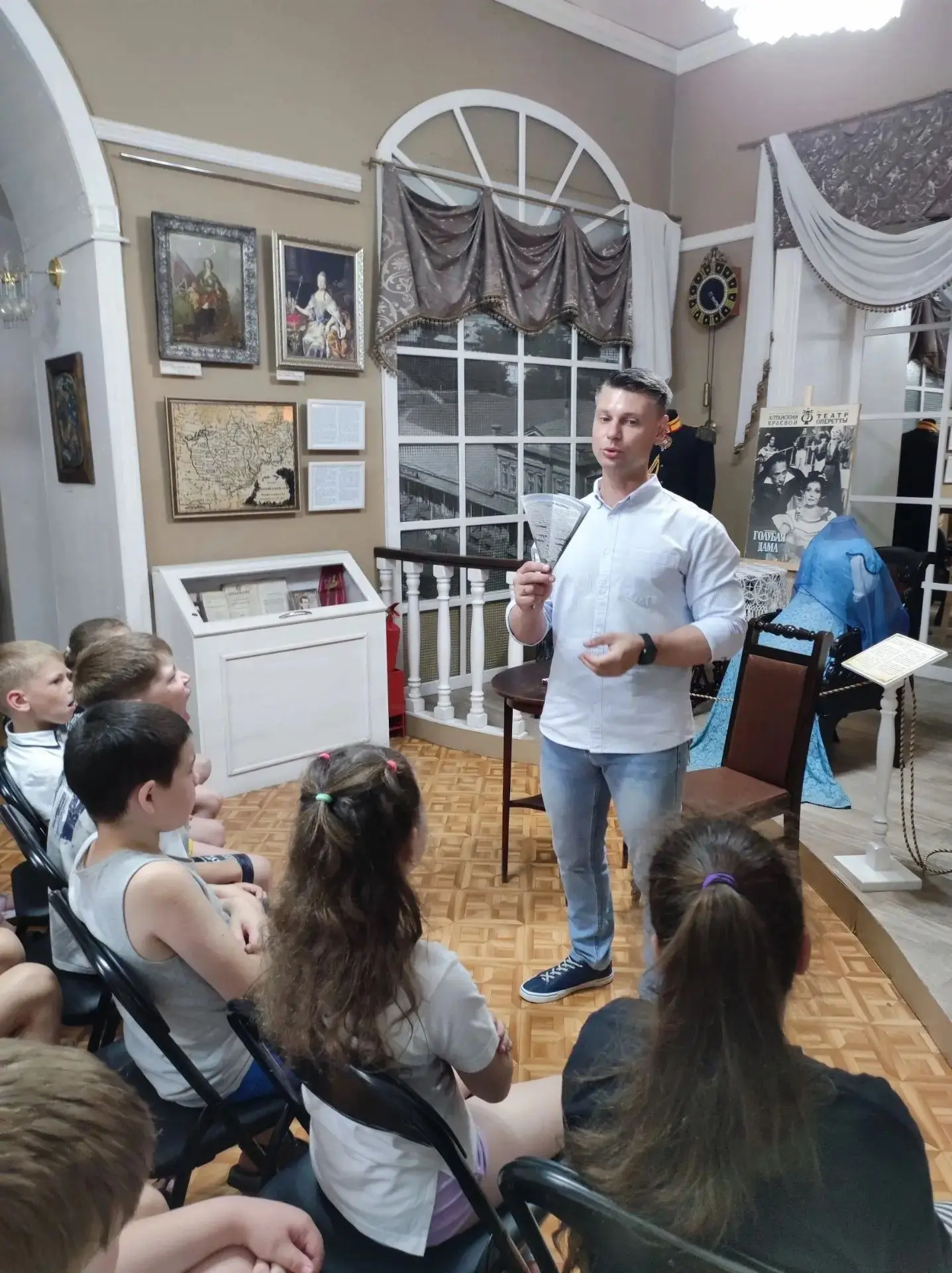 🏛️ Легенда о Голубой даме: лагерь «Улыбка» в Музее литературы и искусства Алтайского края

Сегодня 