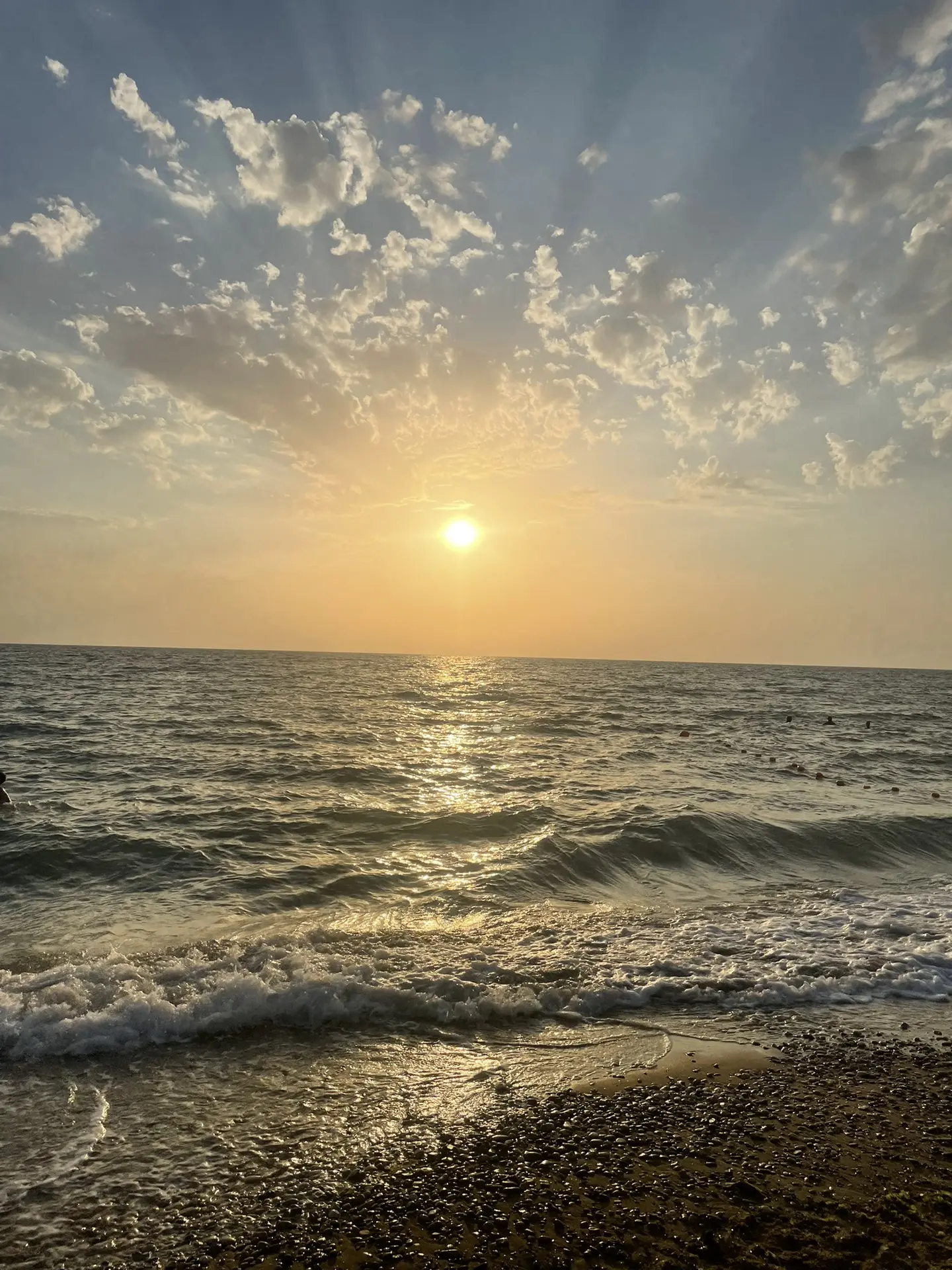 Сегодня мы должны были поехать в Крым на машине 🌊 Каждый год с Викусиных 3-х месяцев м...