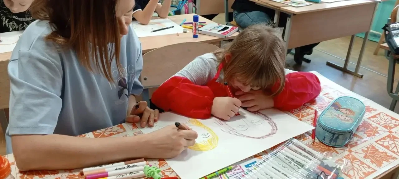 А вы знали, что вместе весело не только петь, но и рисовать?! 🎨🖼️