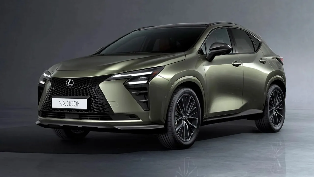 Lexus обновила NX — популярный кроссовер получил свежую внешность и новый салон.
