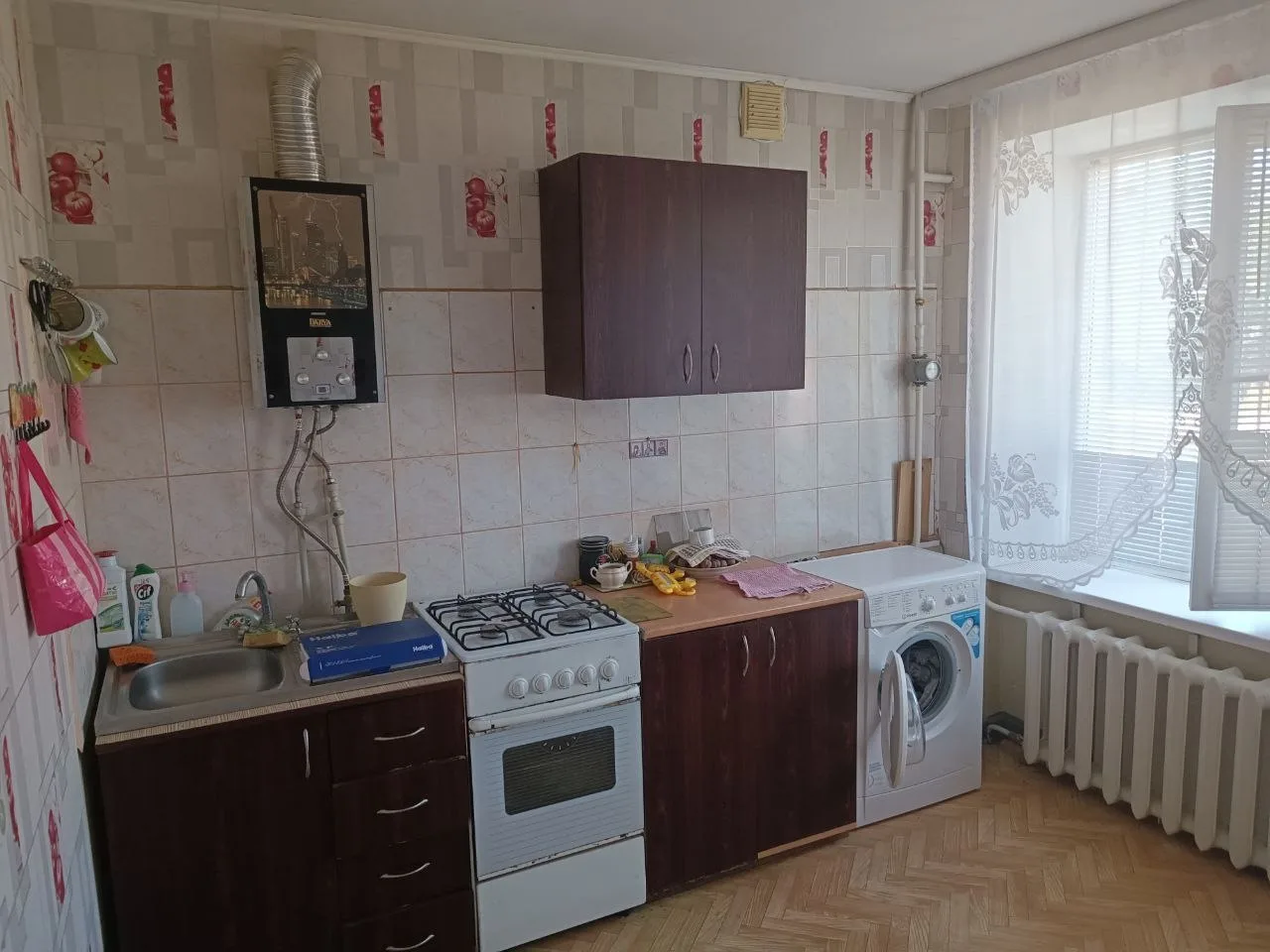 Продается просторная 1 комн.квартира 37м2 на ул. Рудя на 1 этаже 2 ух этажного дома. Кв...