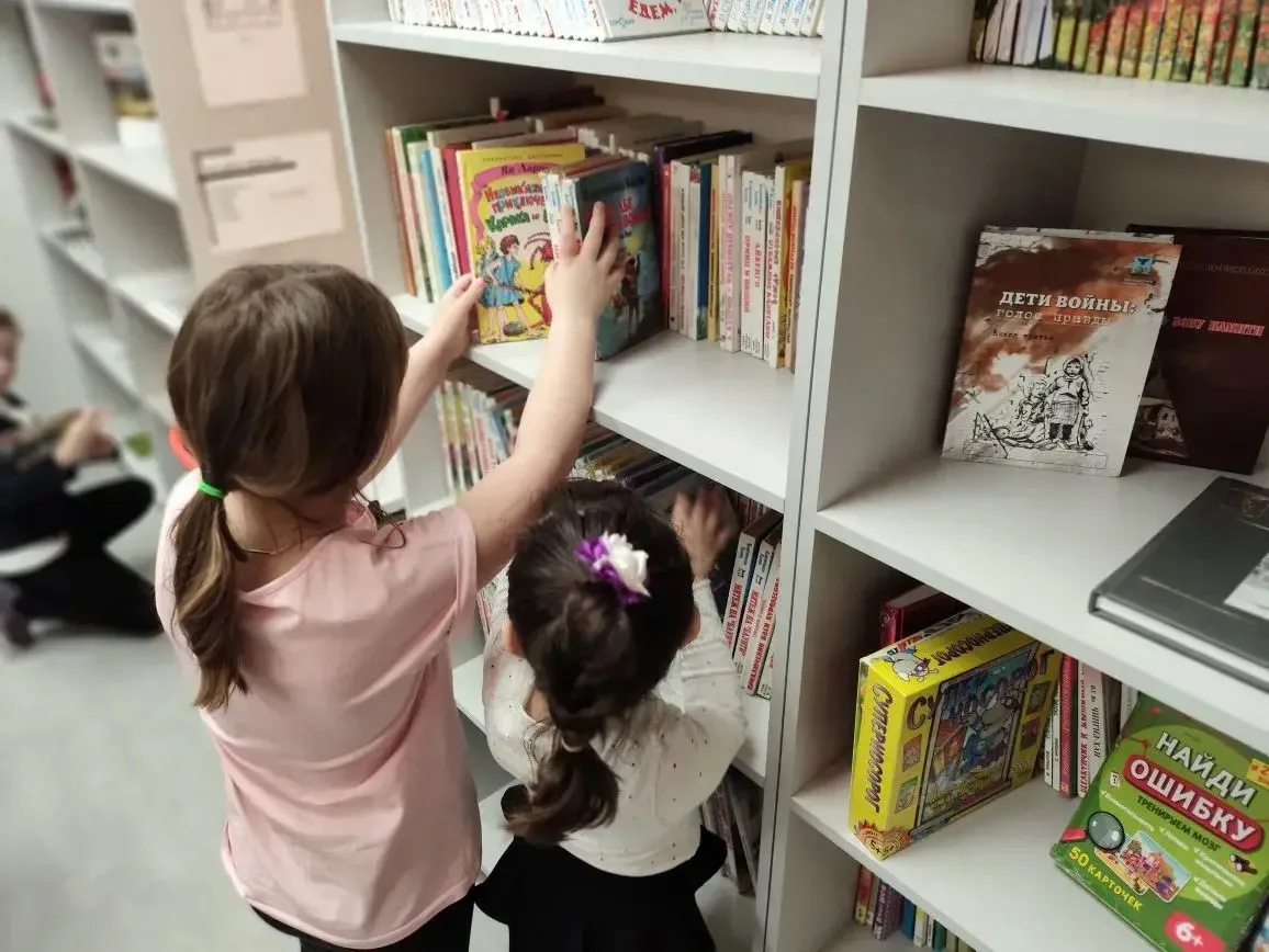 📚 Открытие Недели детской книги в школьной библиотеке!  В нашей школьной библиотеке состоялось торже