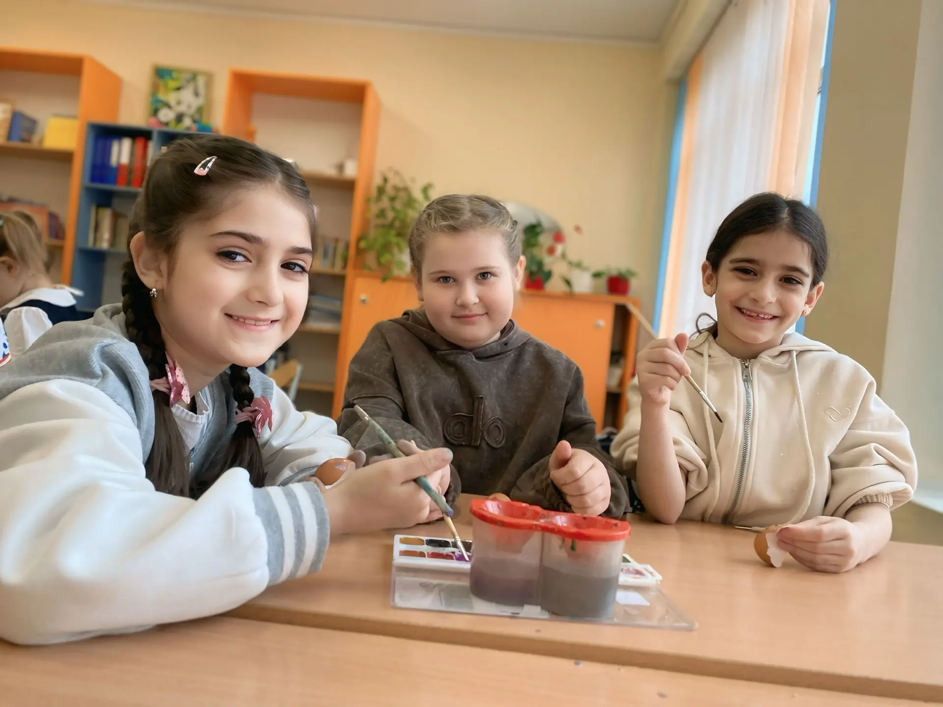 Дорогие друзья! 🌷    В преддверии светлого праздника Пасхи в нашей начальной школе произошло маленьк