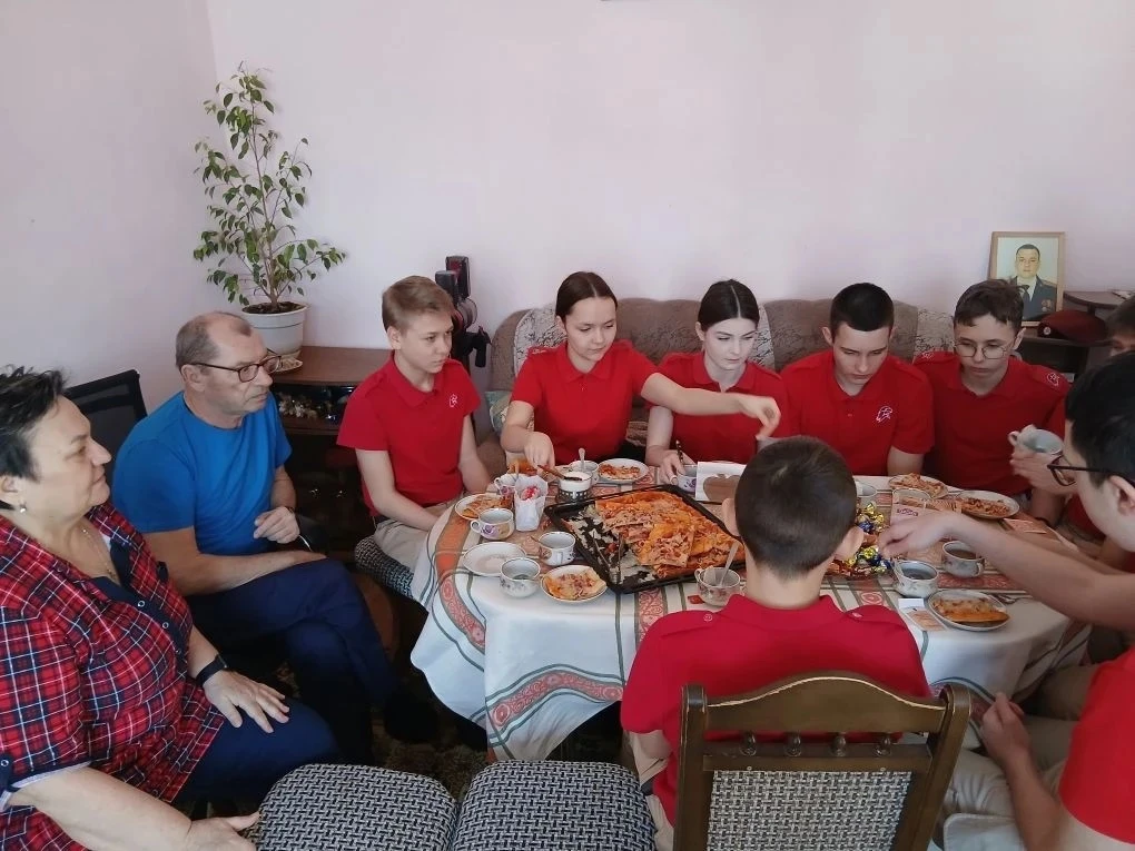 Юнармейцы школы поздравили семью героя Ивана Корниенкова с Днем защитника Отечества  В преддверии Дн