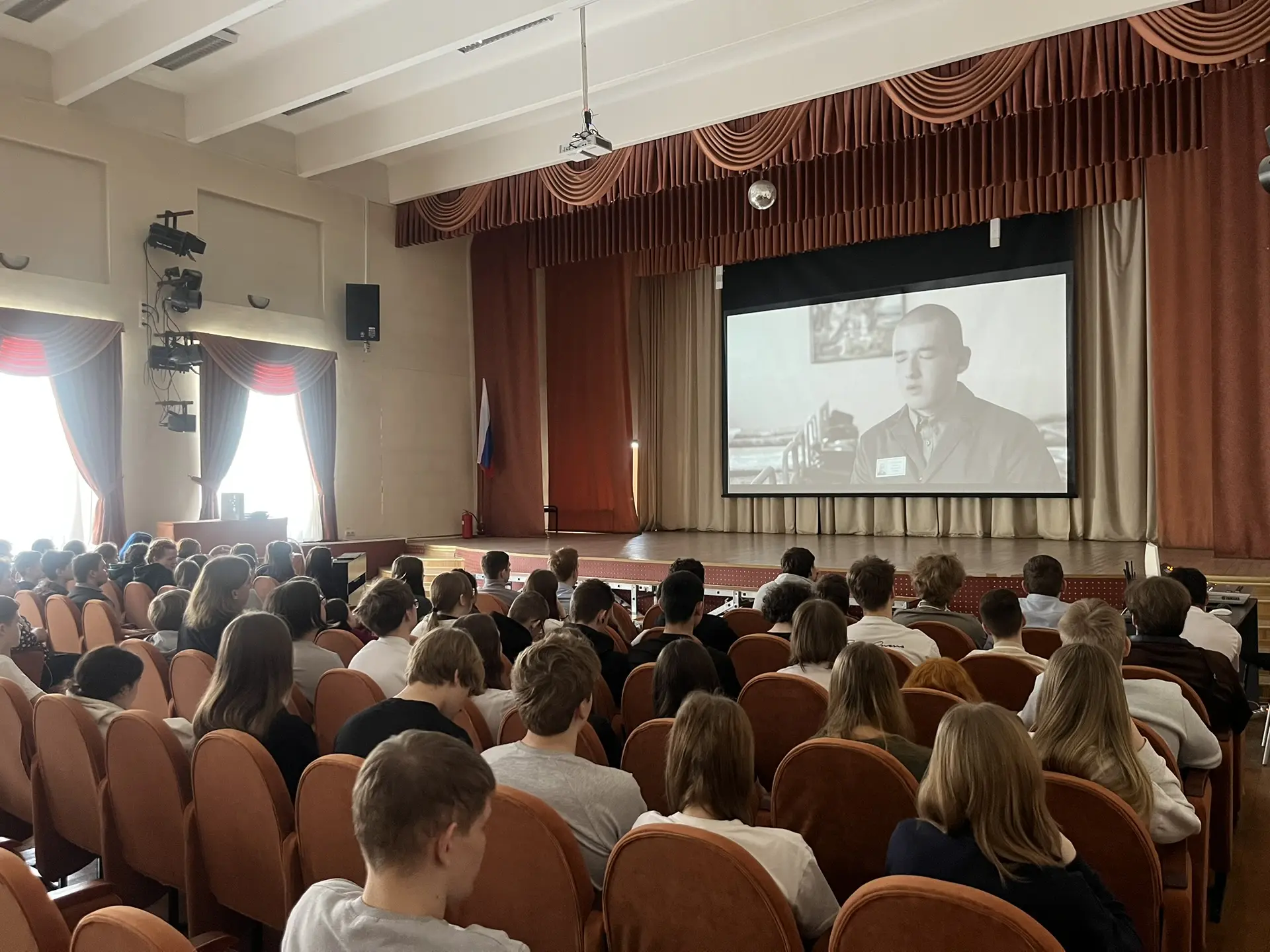 В  рамках мероприятий по профилактике экстремизма и терроризма  для учеников 7-11 классы был организ