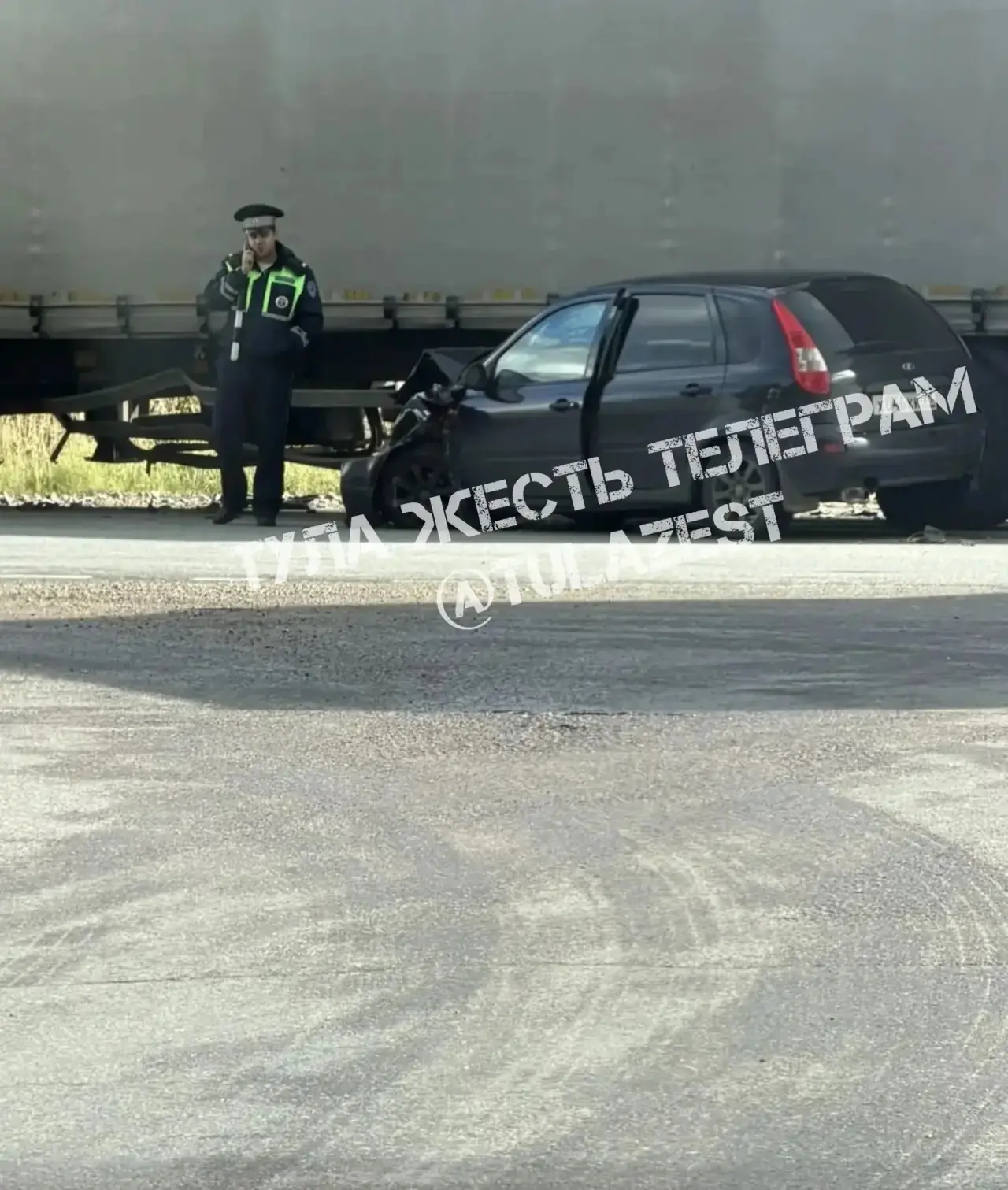 ❗️В Алексине водитель на Калине залетел под фуру