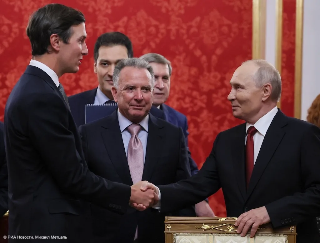 🇷🇺🤝🇺🇸Владимир Путин провел 7 официальных встреч со спецпосланником президента США ...