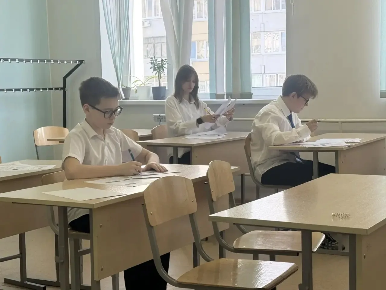 В 101-й школе прошла олимпиада «ІІІ Интеллектуальный марафон» в рамках программы «Школы – ассоцииров