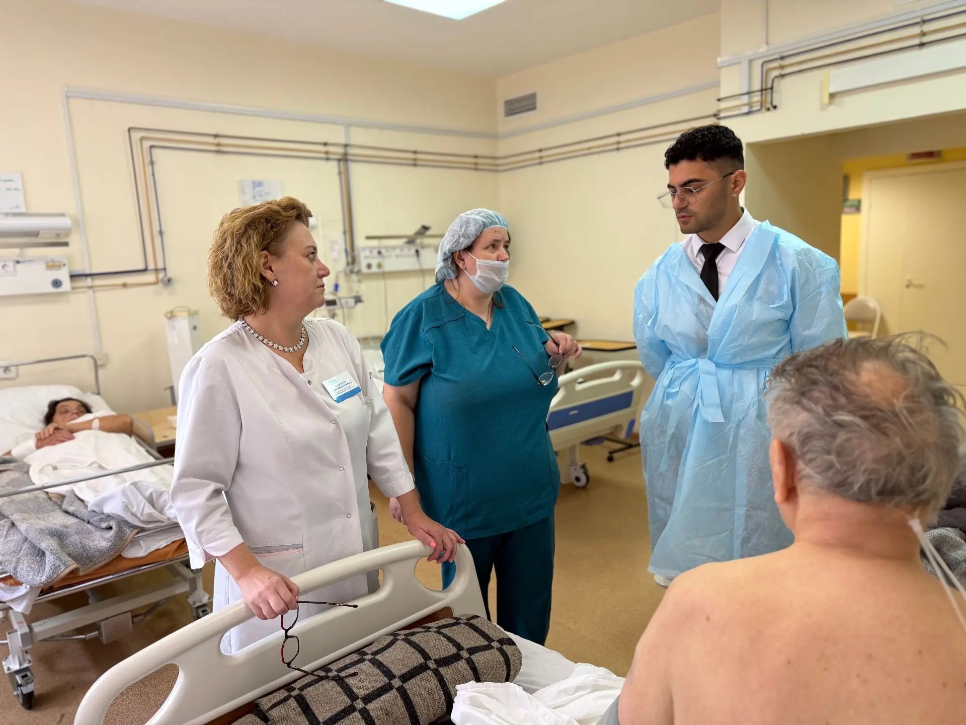 Специалисты Национального медицинского исследовательского центра имени академика Е.Н. М...