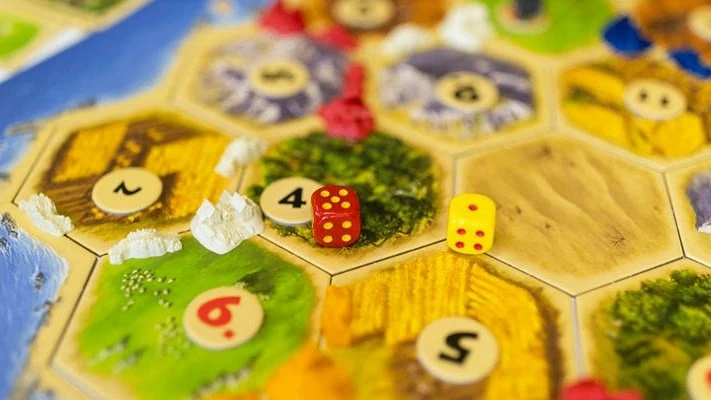 🧩 ИГРЫ, КОТОРЫЕ ОБЪЕДИНЯЮТ