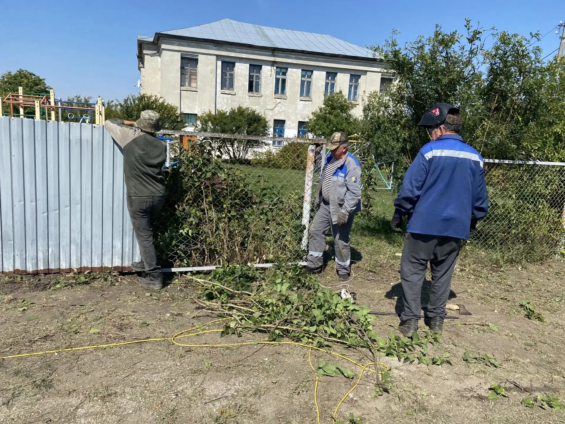 ✅Санитарный день в школе п. Садовый: вместе делаем школу лучше!