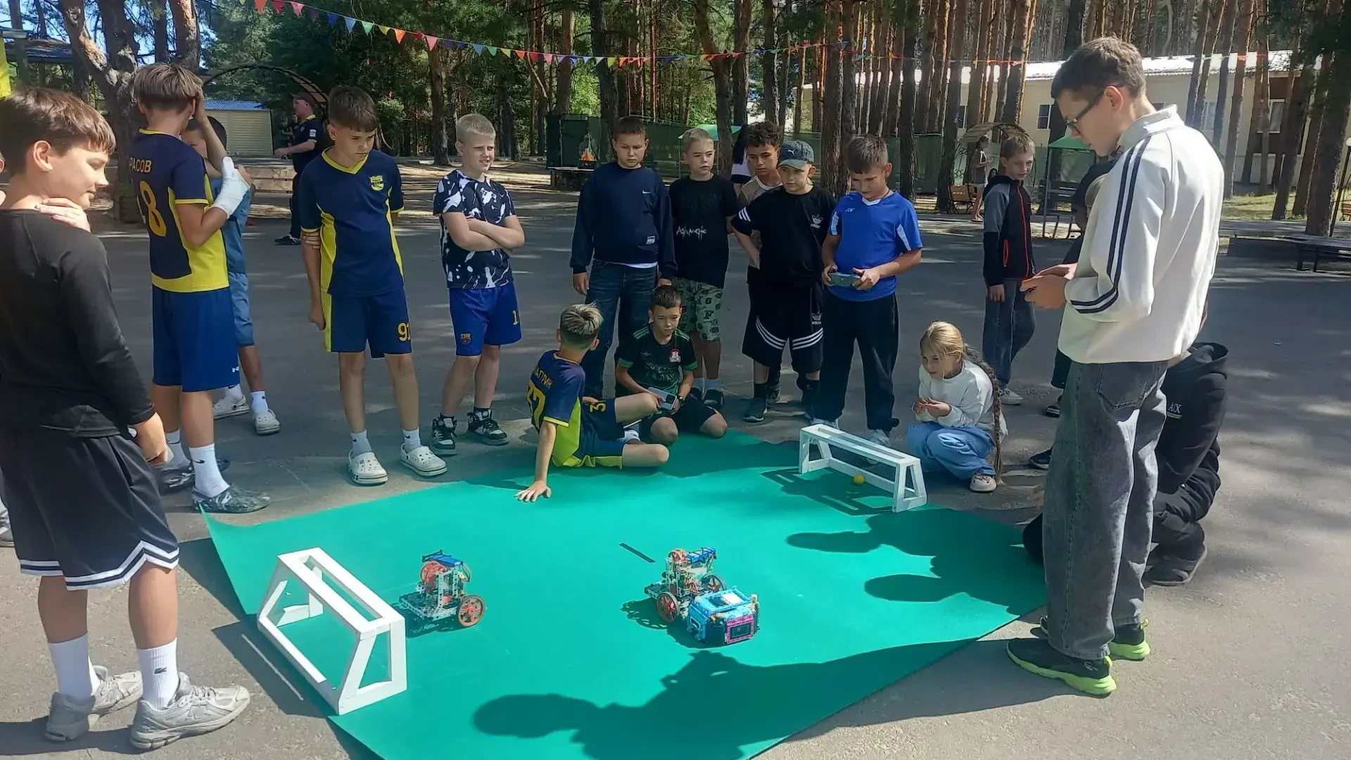 🤖⚽ Сегодня в лагере на технической смене царил настоящий дух соревнований — мы провели...