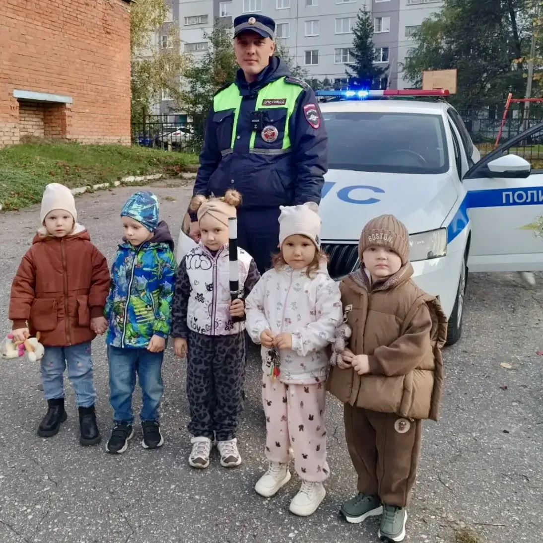 👮‍♂️ Сегодня воспитанники нашего детского сада встретились с сотрудником ДПС.
