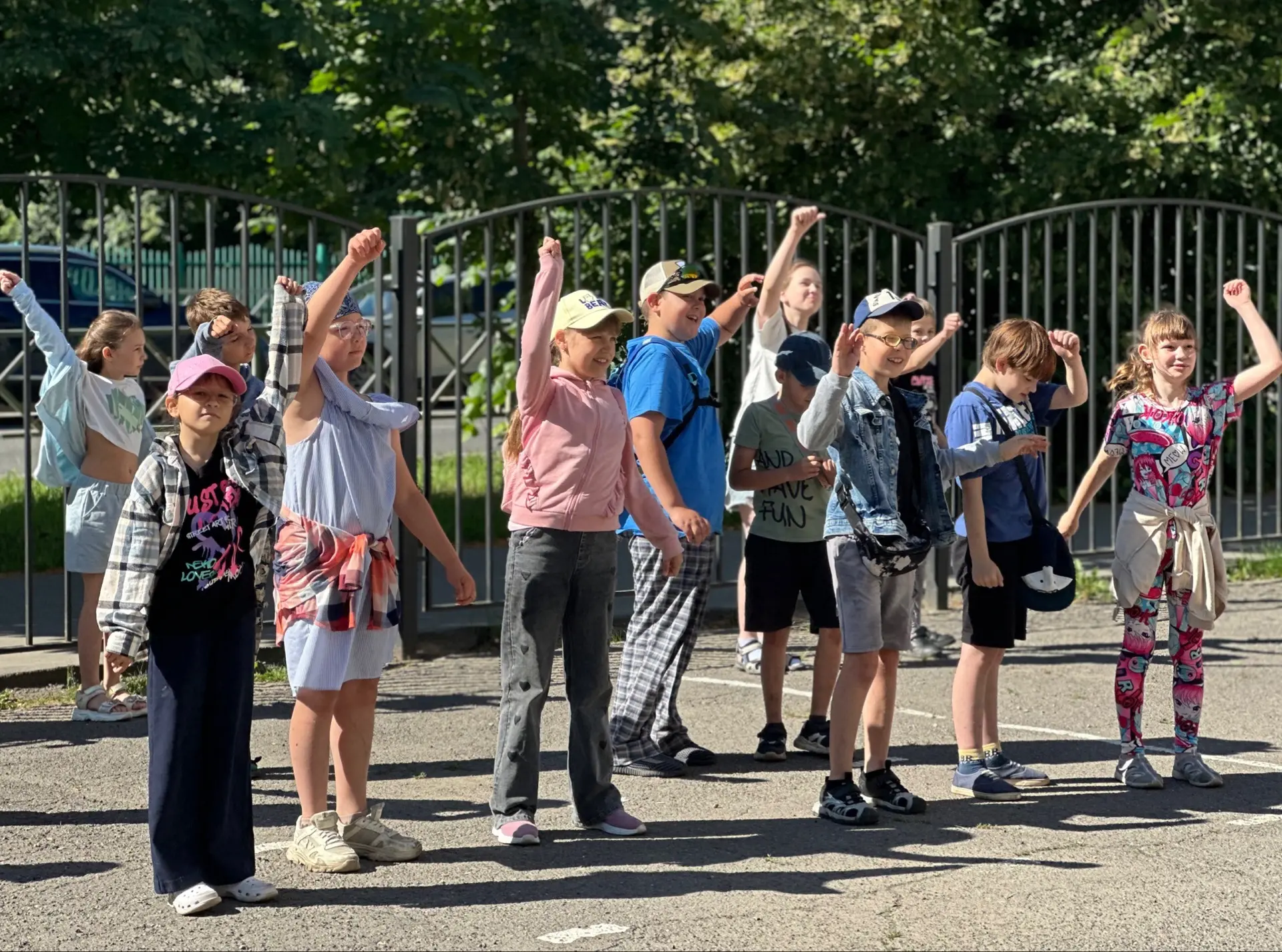 ☀️ Новый день в пришкольном лагере «Радуга»! ☀️

День начался бодро и энергично — с зарядки! Ребята 