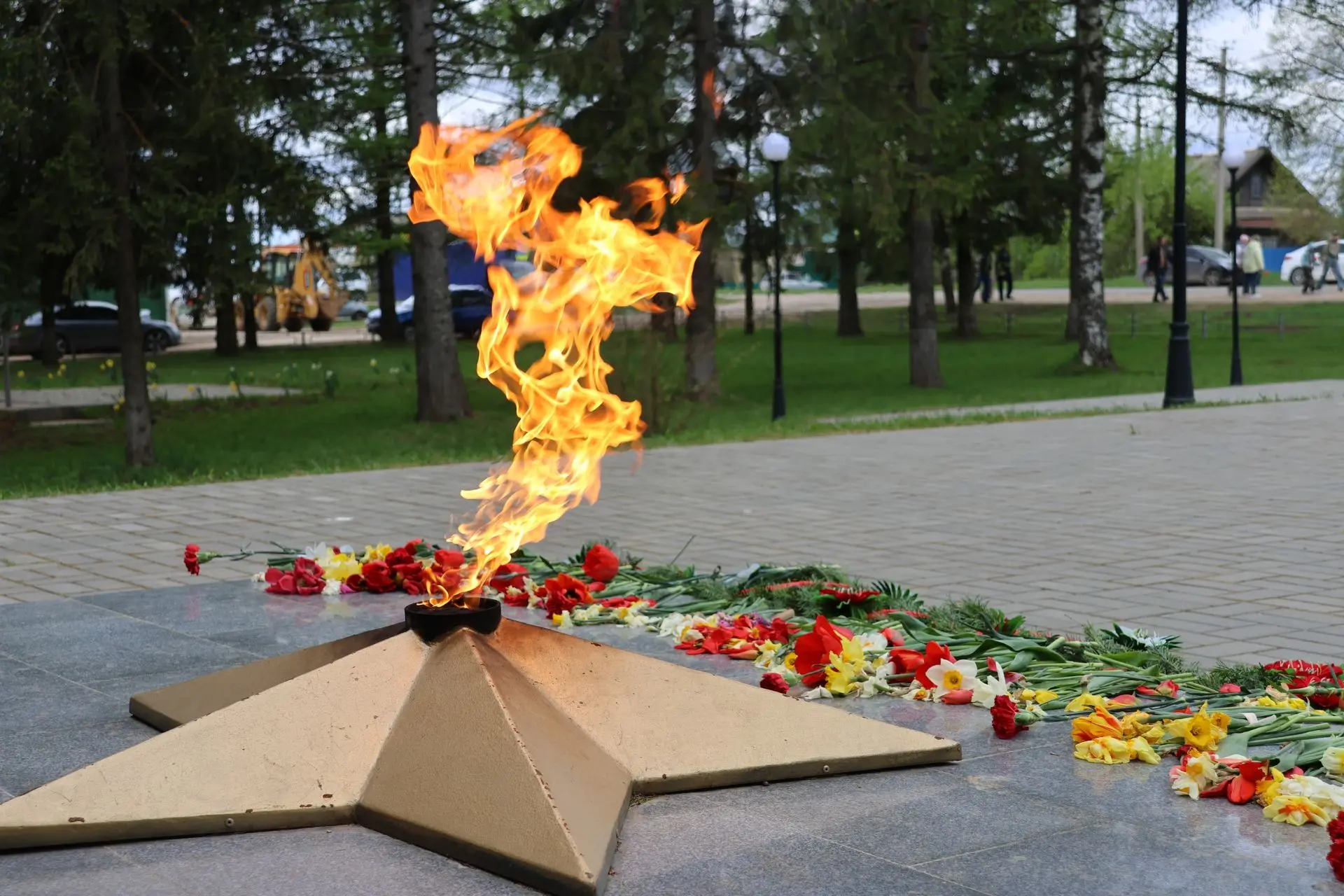 С Днём Великой Победы!