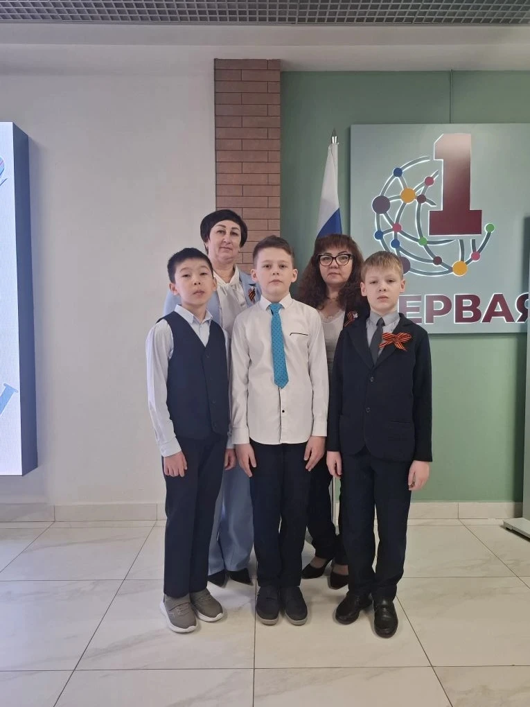 🏆 Гордость «Первой школы»: победа на муниципальном этапе по математике!  Поздравляем наших учеников 
