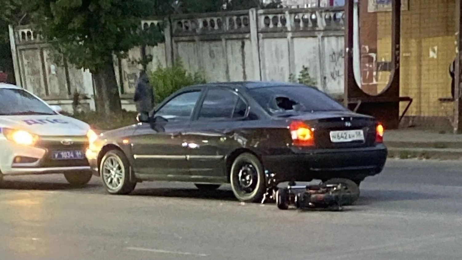 😭 Дтп с электроскутером на Шевченко. Пробил головой заднее стекло, получается 🫣