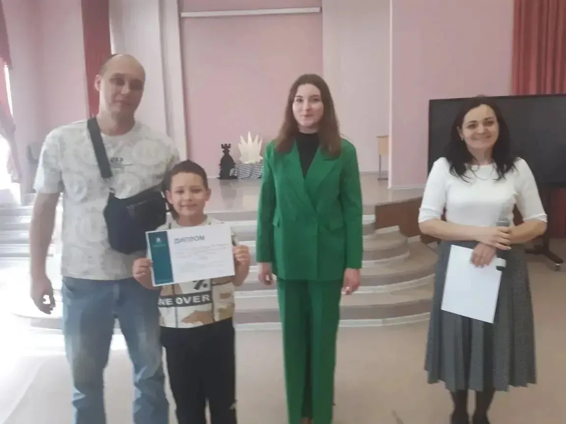 Семья Халиуллиных из объединения «Шахматы» завоевала золото на городском турнире!В горо...