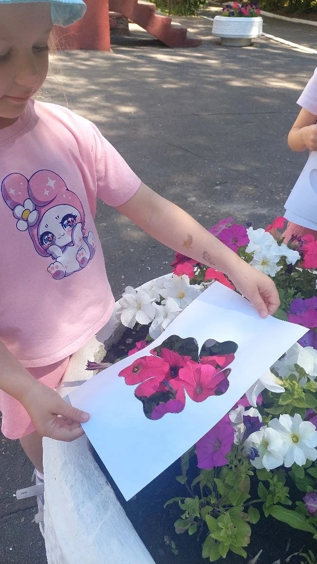 🌸 Природа через трафарет

Природа — лучший художник. Самые яркие и приятные глазу краски — только у