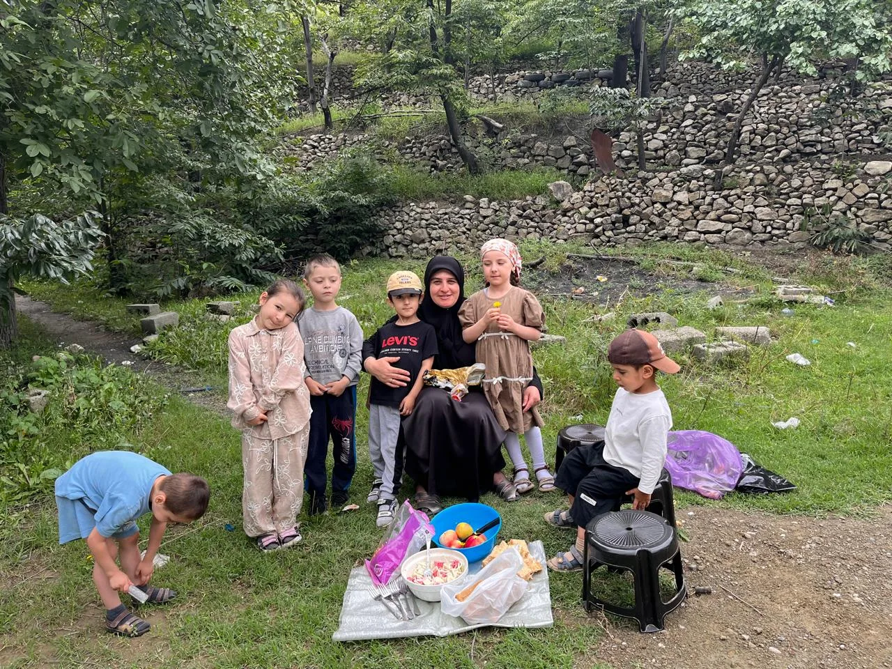 Прогулка старшей группы на природе 🌿🍃