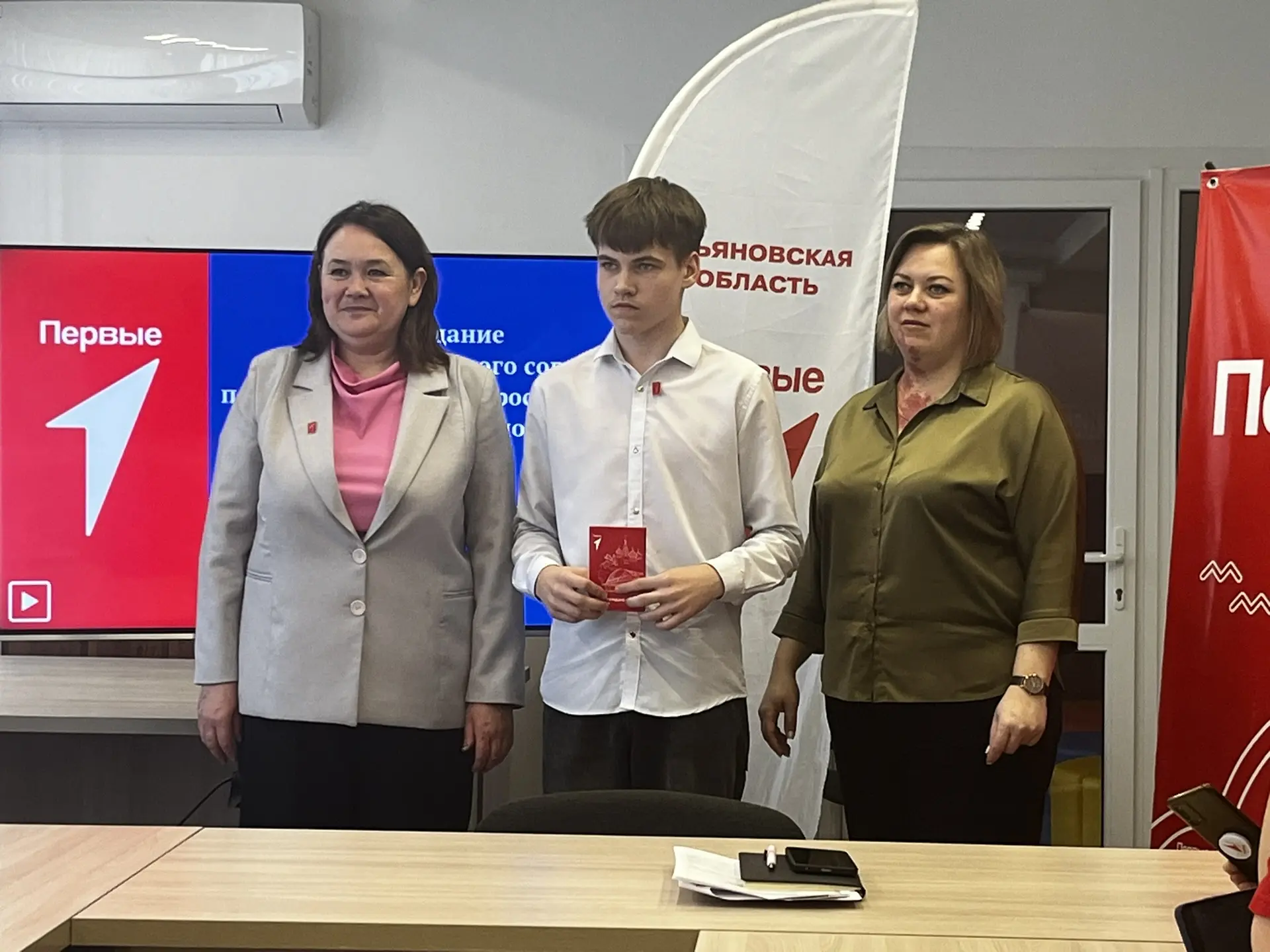 Сегодня, ученик 8 класса Елисеев Д.  принял участие в проекте «Мы - граждане России!». ...