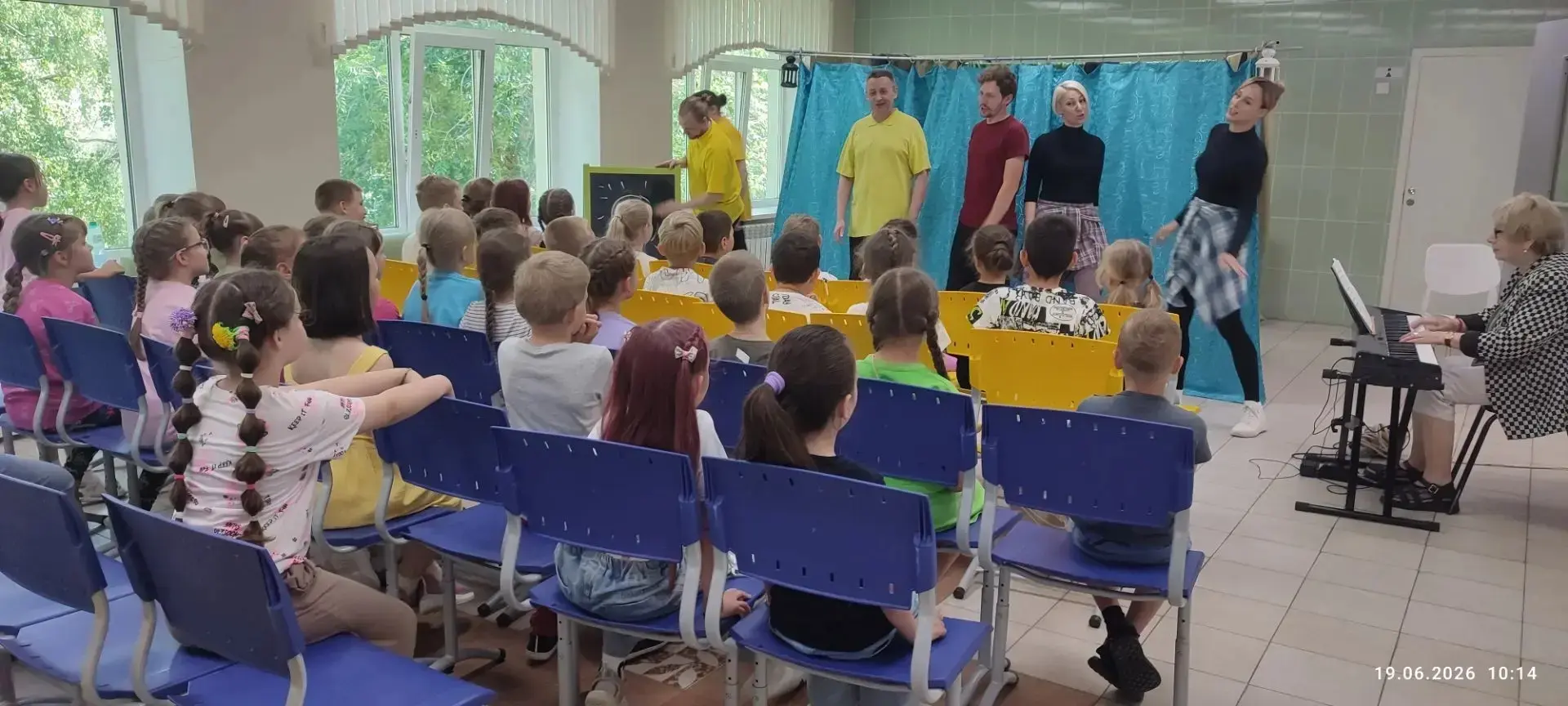 🎭 19 июня — Театр, перестрелка и бодрое утро в «Лесной сказке»!

Пока одни ребята проходили квест п