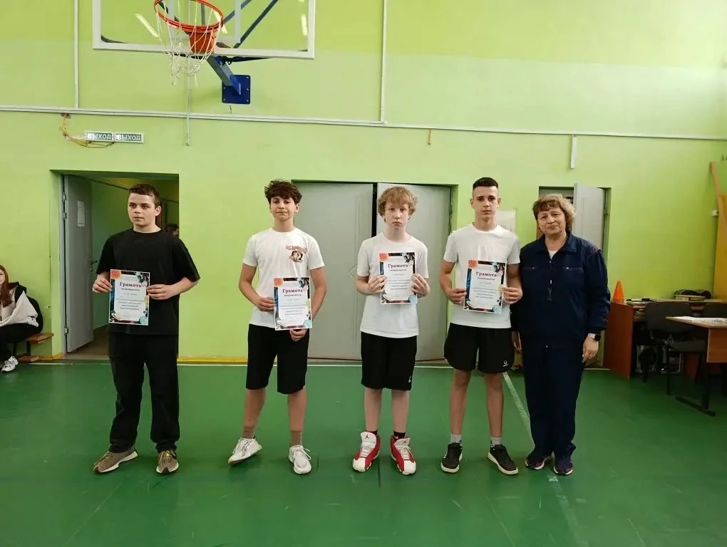 🚀 Земля, внимание! 🚀 Сегодня, 10 апреля, в нашей школе прошёл «Космический марафон», приуроченный ко