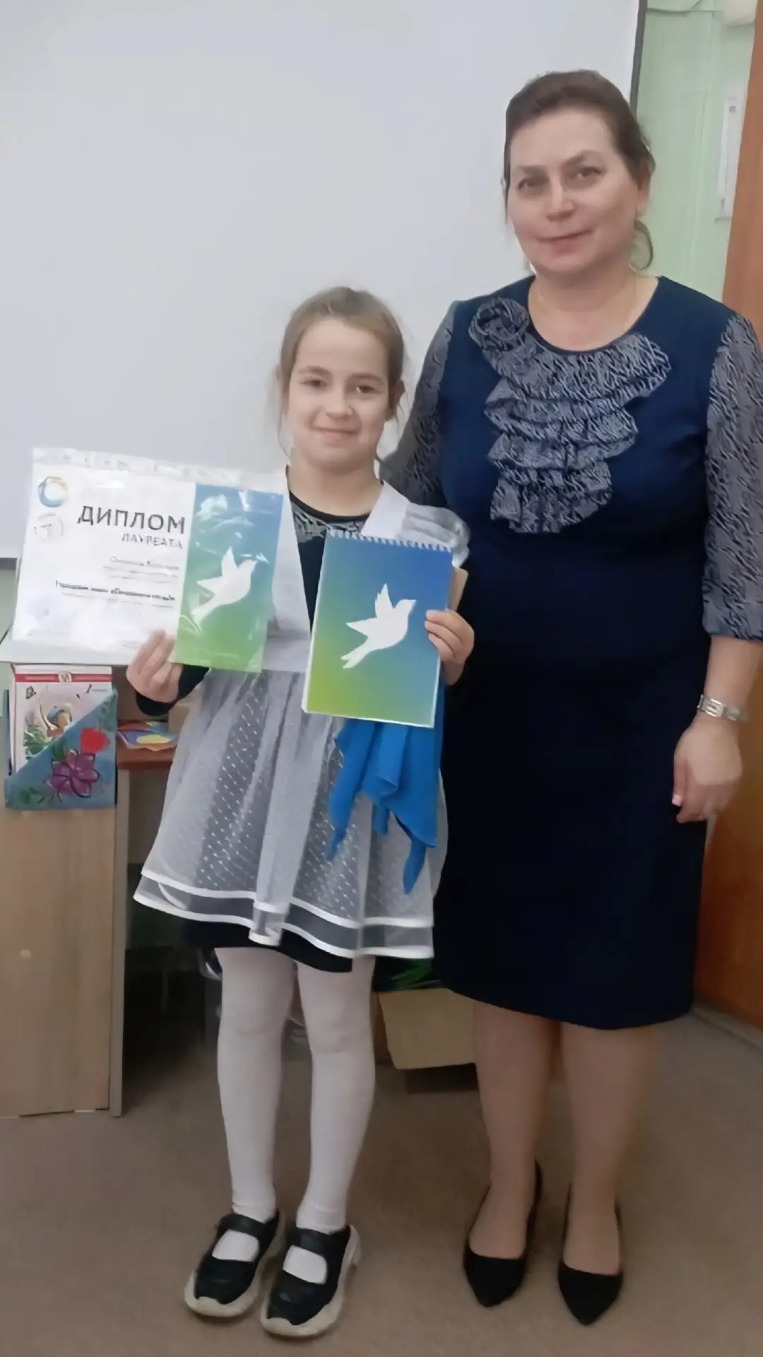 🎉 Наша первоклассница - лауреат городской акции «Покормите птиц»!  🐦Ученица 1 Б класса, Осокина Вале