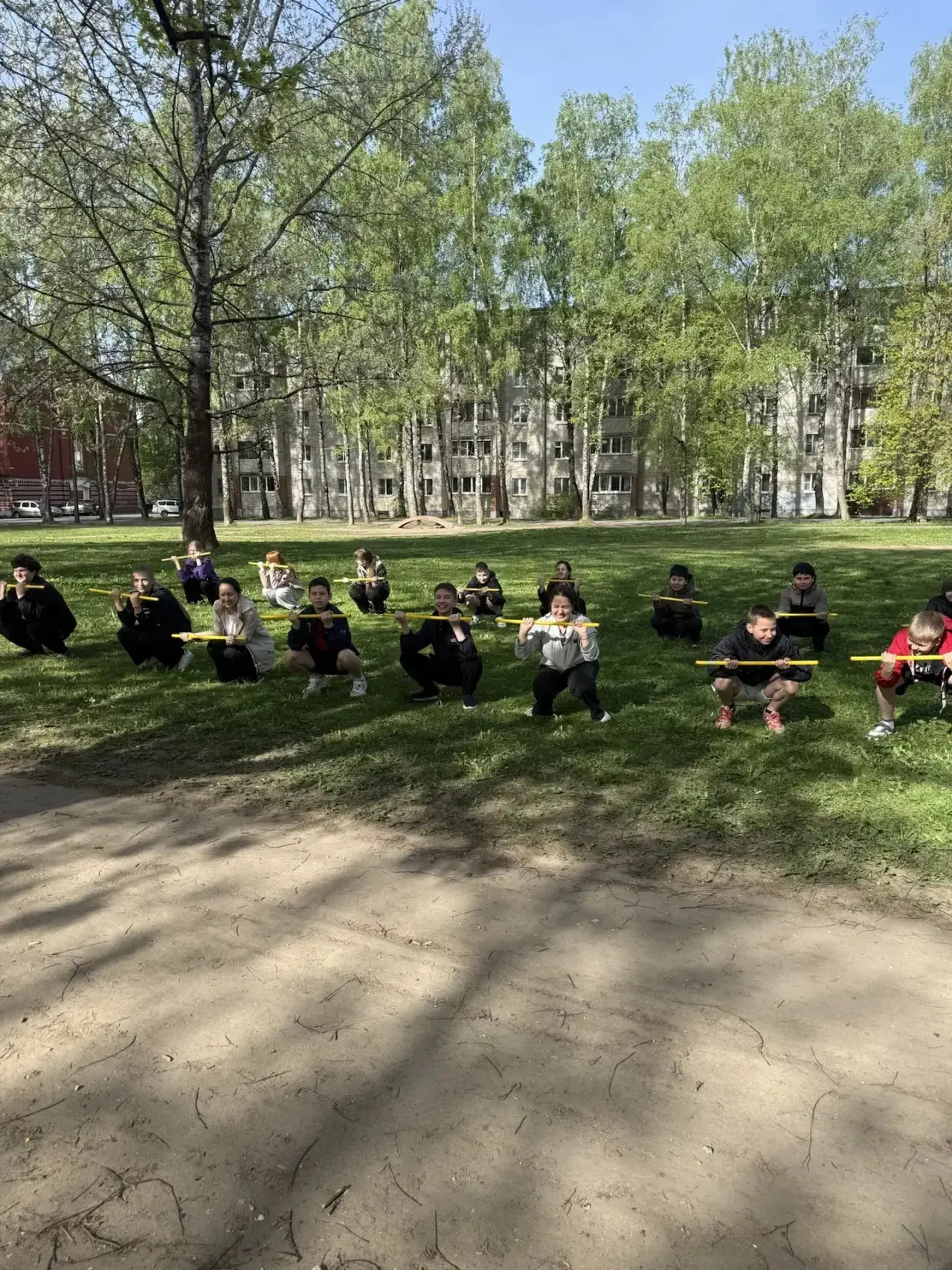 Сегодня, 12 мая 2026 года, урок физической культуры в 6а классе прошел на свежем воздух...