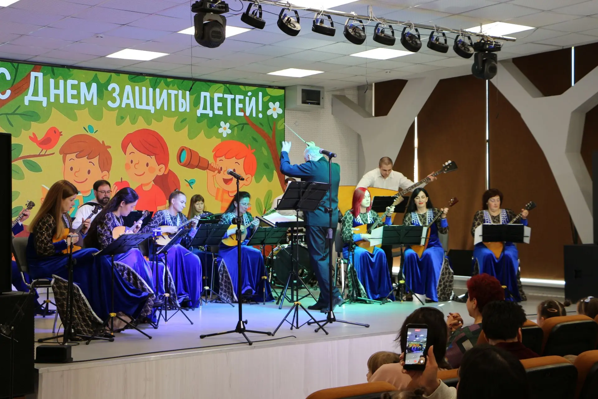 🎶 В Центре культурного развития состоялся праздничный концерт, посвящённый Международному дню защит