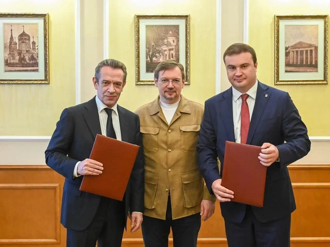 Виталий Хоценко подписал соглашение с председателем Союза театральных деятелей России Владимиром Маш