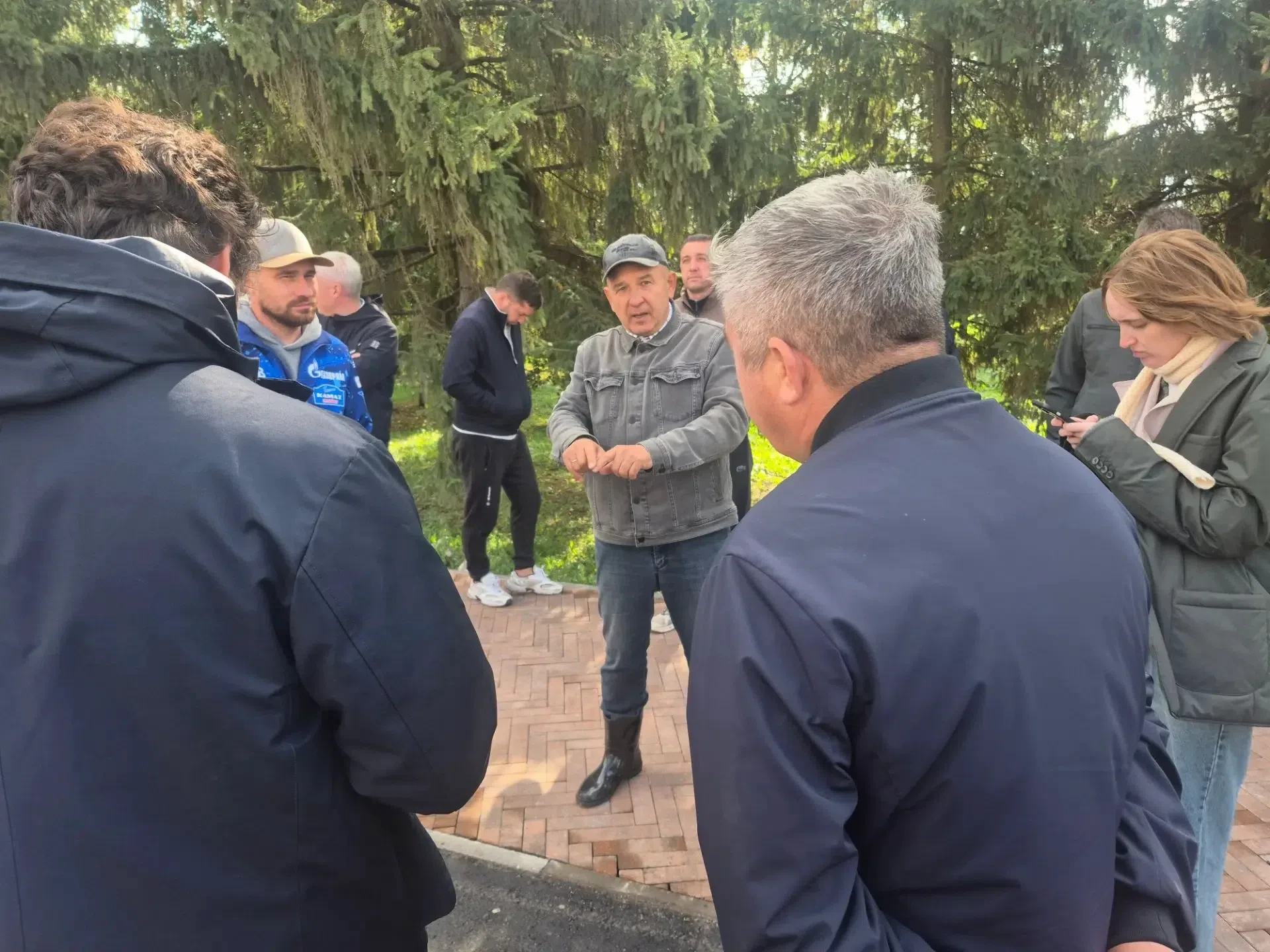 В Мензелинске прошёл очередной этап работы «Партийного десанта»: Секретарь Мензелинског...