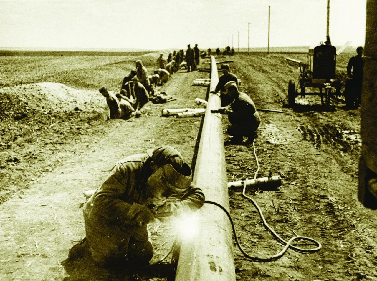 🔩 От чугуна к полиэтилену: как менялись газовые трубы