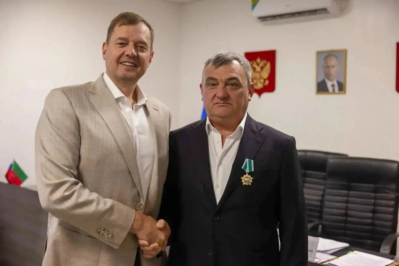 Губернатор Запорожской области Евгений Витальевич Балицкий вручил мне Орден Дружбы
