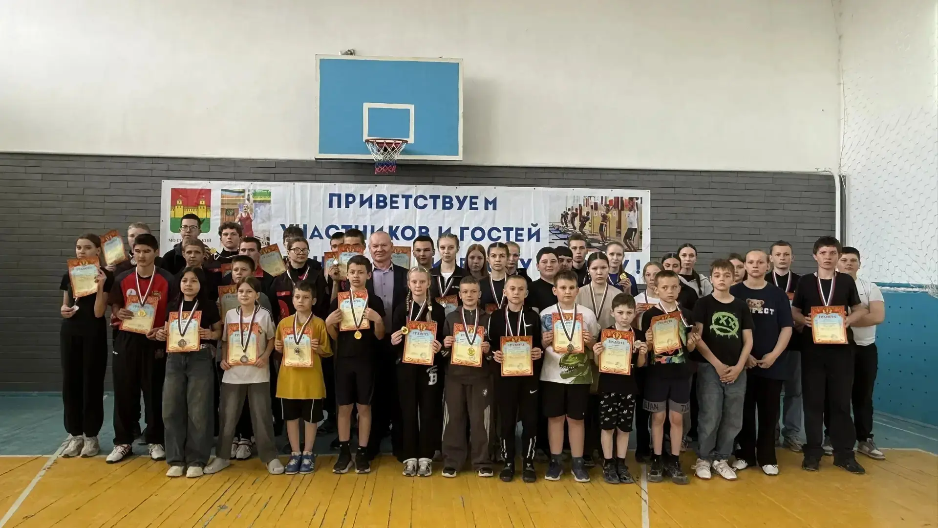 Команда  нашей школы заняла почетное 2 место в первенстве Сорочинского муниципального округа по гире