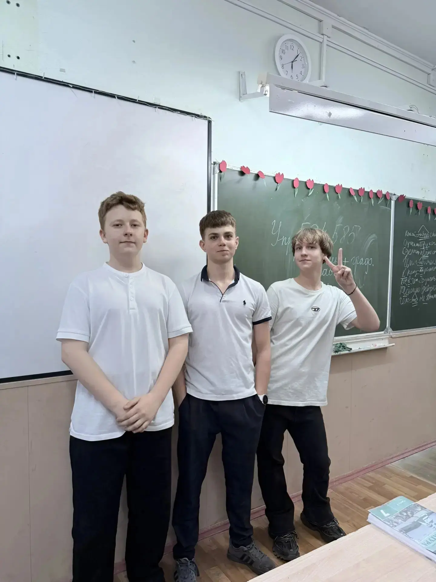 В 7-х классах прошел не просто урок, а настоящий музыкально-литературный батл! 🖋️🎶  Когда речь зашла