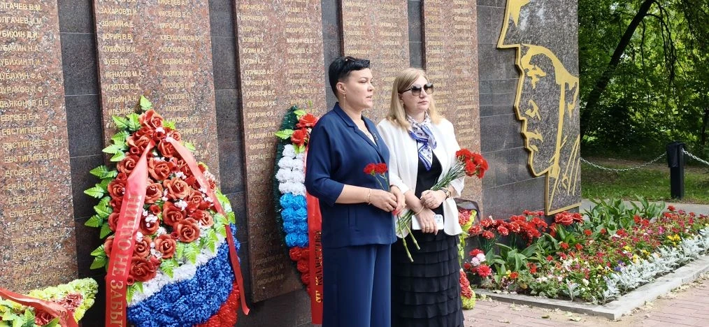 День памяти и скорби: помним и чтим 🕊

22 июня, в нашем лагере прошёл День памяти и скорби. Эта дат